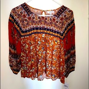 Size M (Women’s)Eyeshadow top